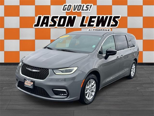 used 2025 Chrysler Pacifica car, priced at $31,060