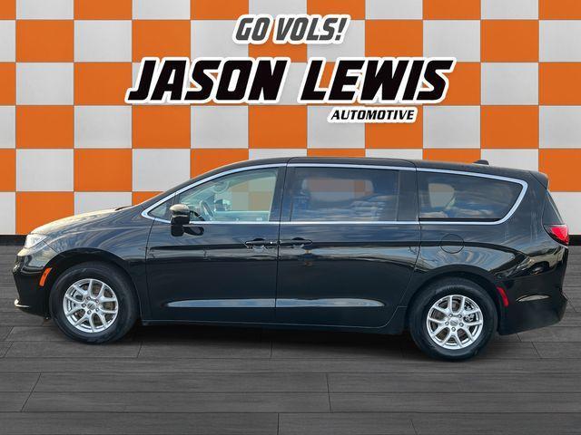 used 2024 Chrysler Pacifica car, priced at $25,158
