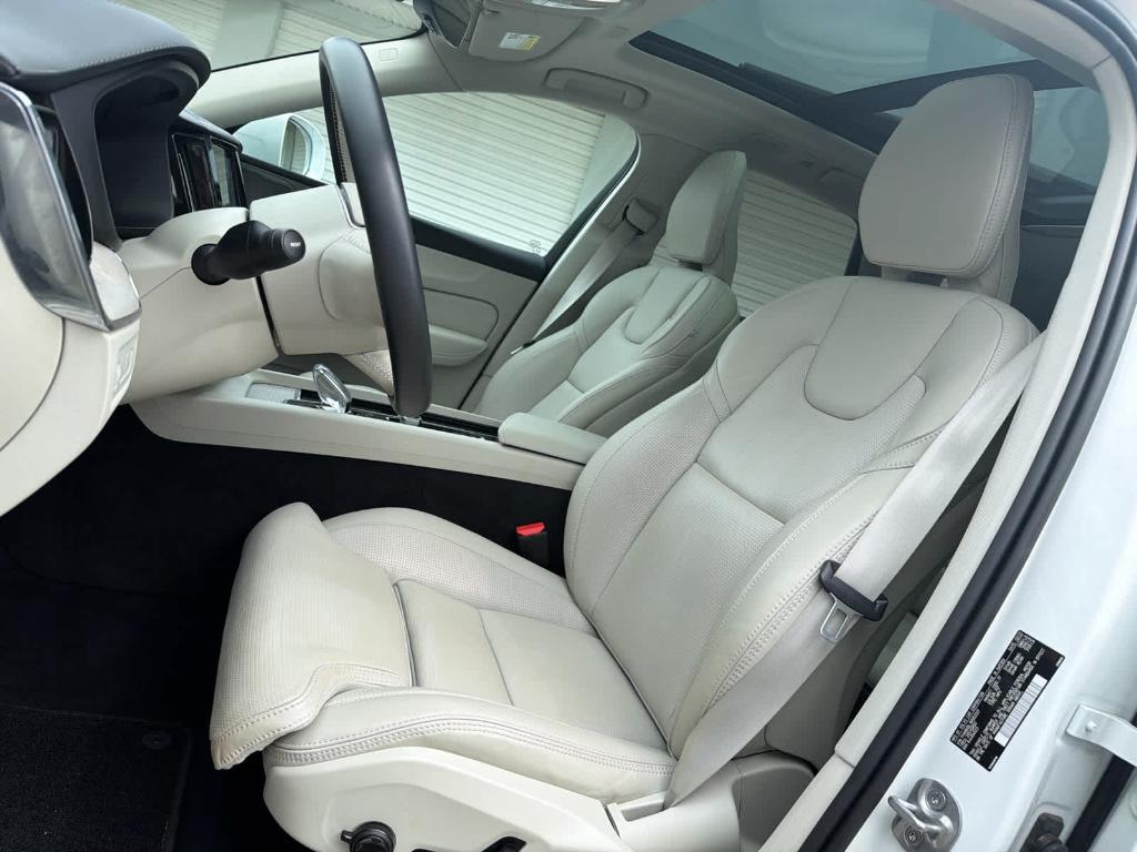 used 2022 Volvo XC60 Recharge Plug-In Hybrid car, priced at $33,388