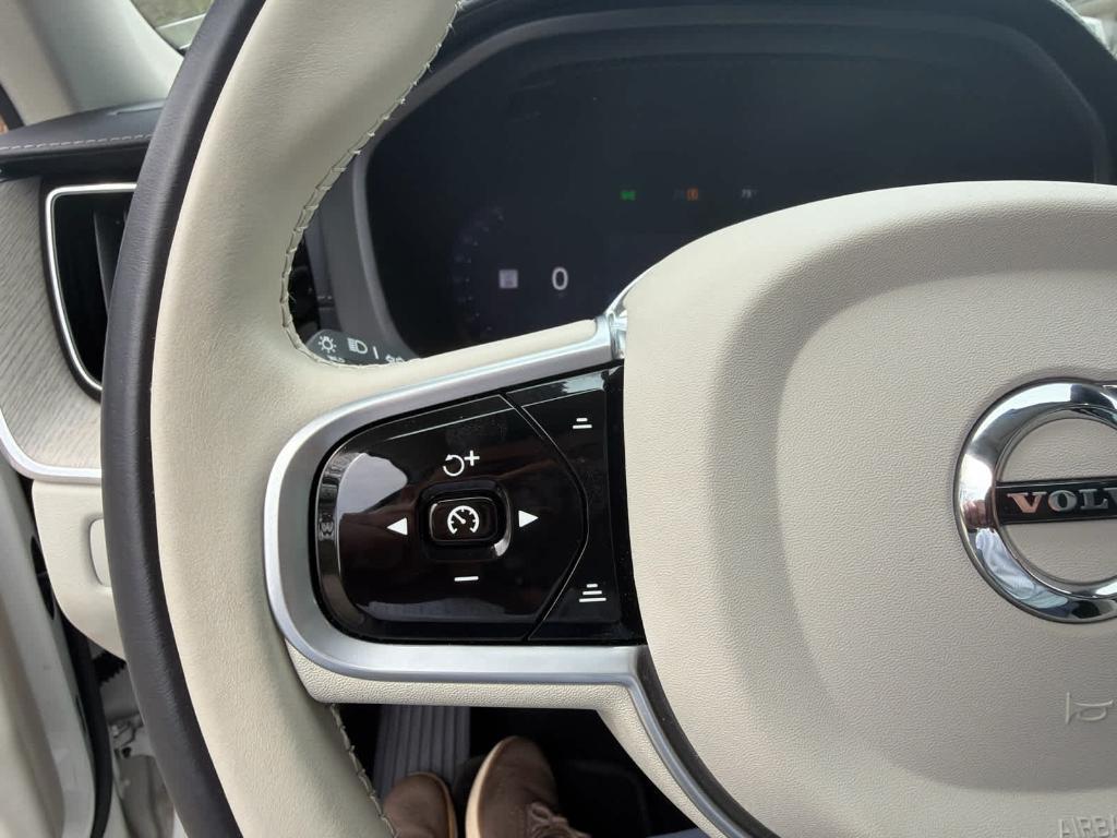 used 2022 Volvo XC60 Recharge Plug-In Hybrid car, priced at $33,388