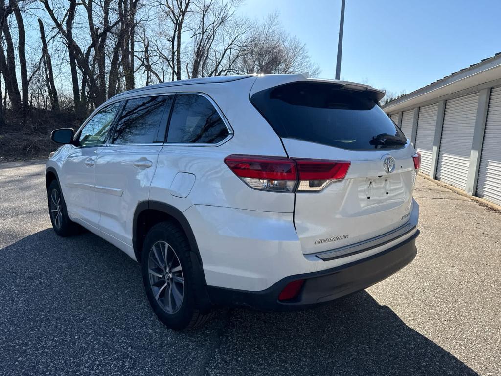 used 2018 Toyota Highlander car, priced at $26,388