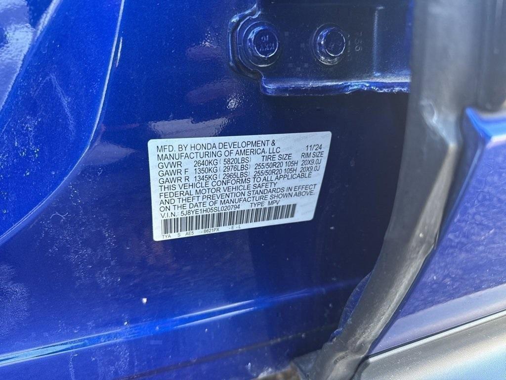 used 2025 Acura MDX car, priced at $51,987