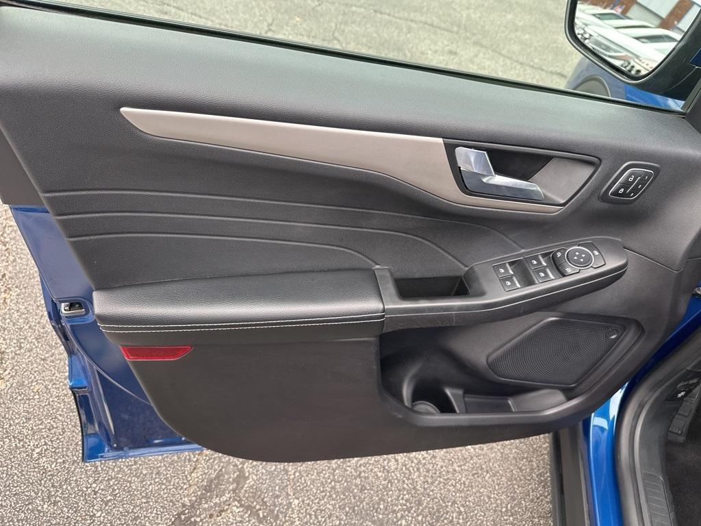 used 2022 Ford Escape car, priced at $22,900