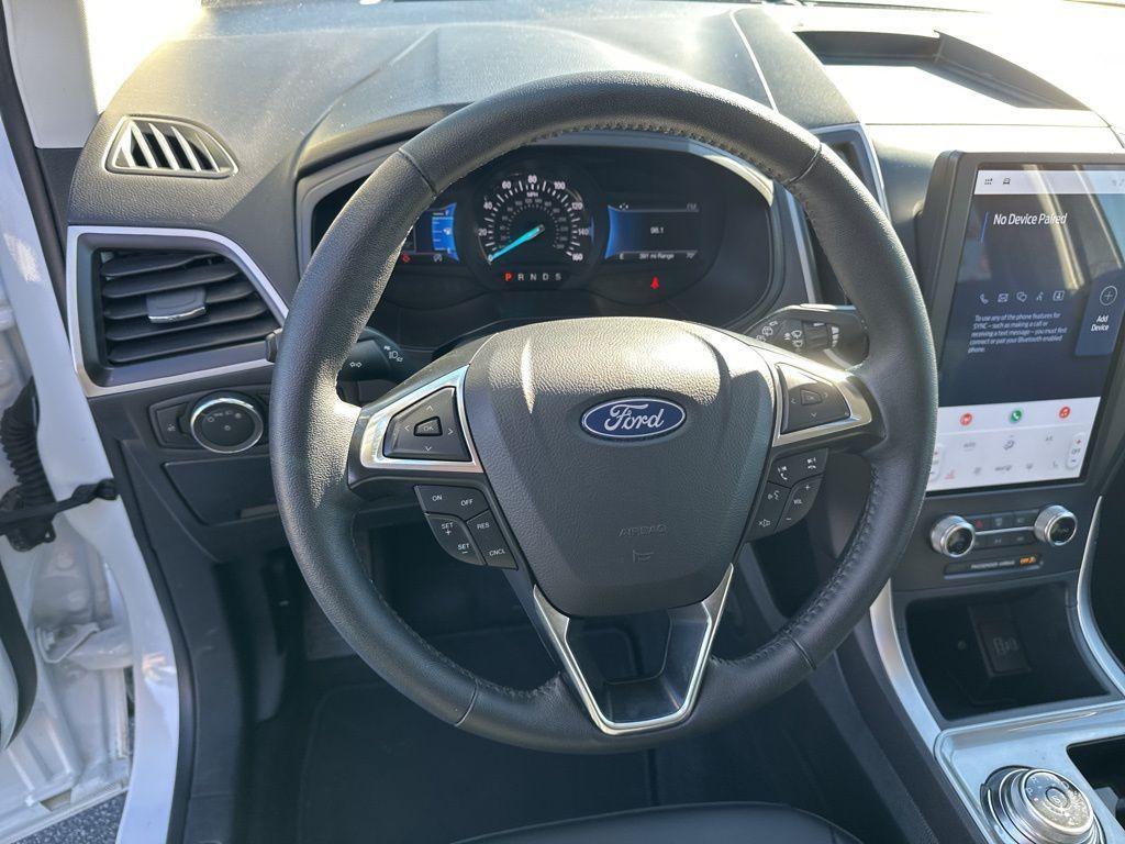 used 2024 Ford Edge car, priced at $24,901