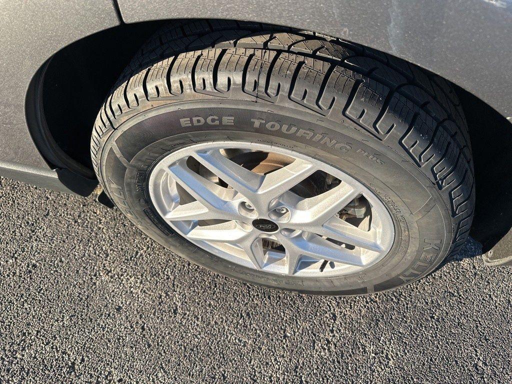 used 2024 Ford Edge car, priced at $25,901