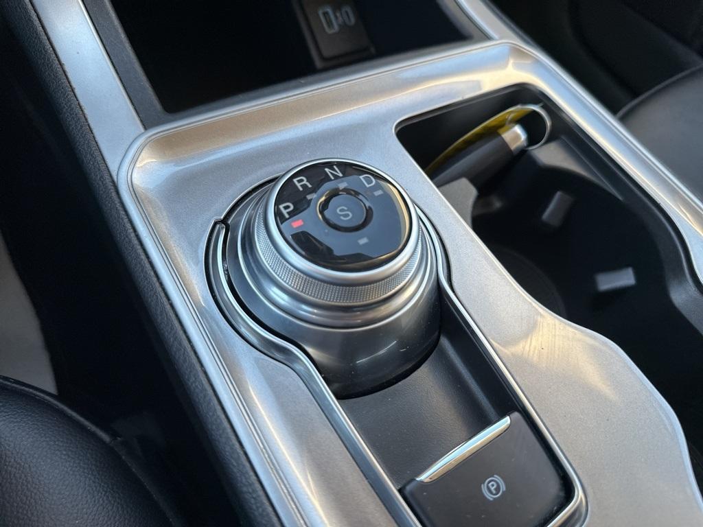 used 2024 Ford Edge car, priced at $26,900