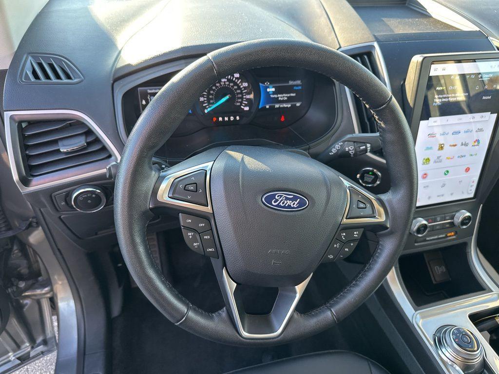 used 2024 Ford Edge car, priced at $25,901