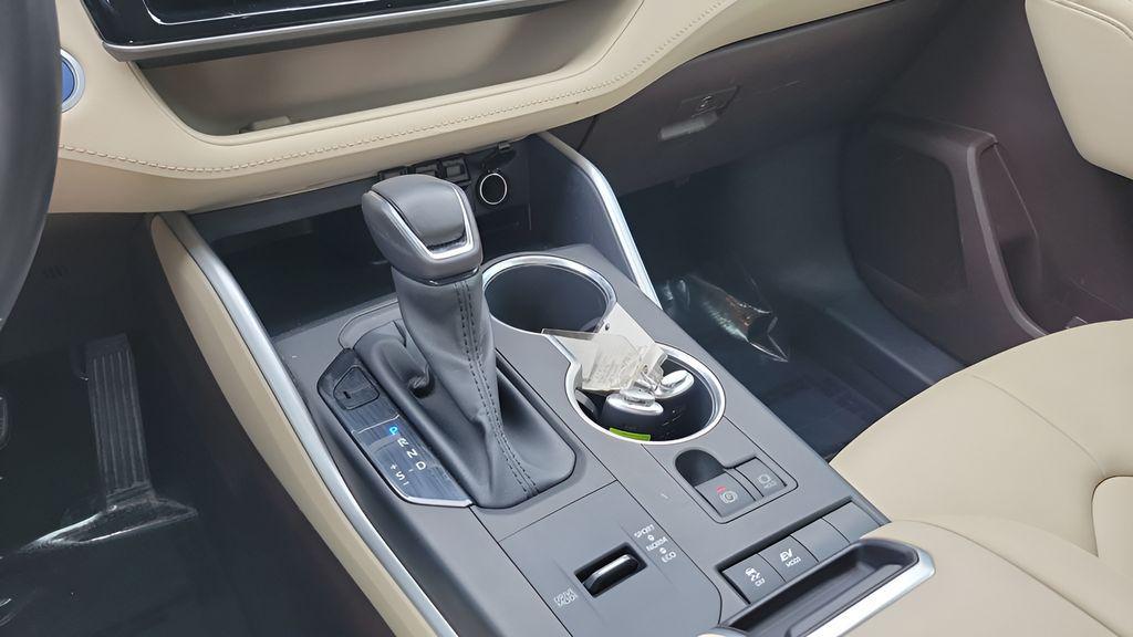 used 2021 Toyota Highlander Hybrid car, priced at $36,344