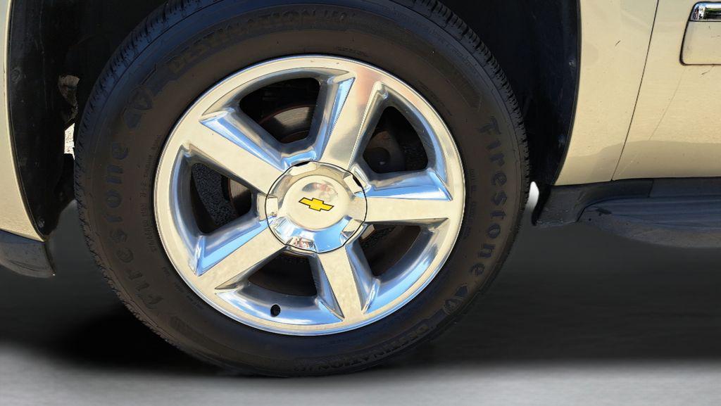 used 2013 Chevrolet Suburban car, priced at $11,500