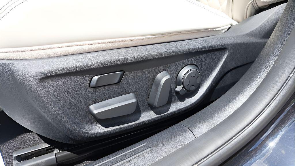 used 2025 Genesis G70 car, priced at $43,421