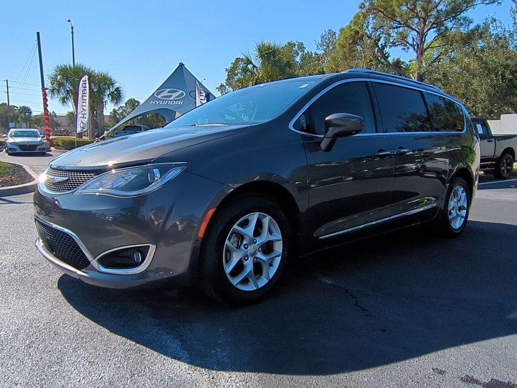 used 2020 Chrysler Pacifica car, priced at $19,995