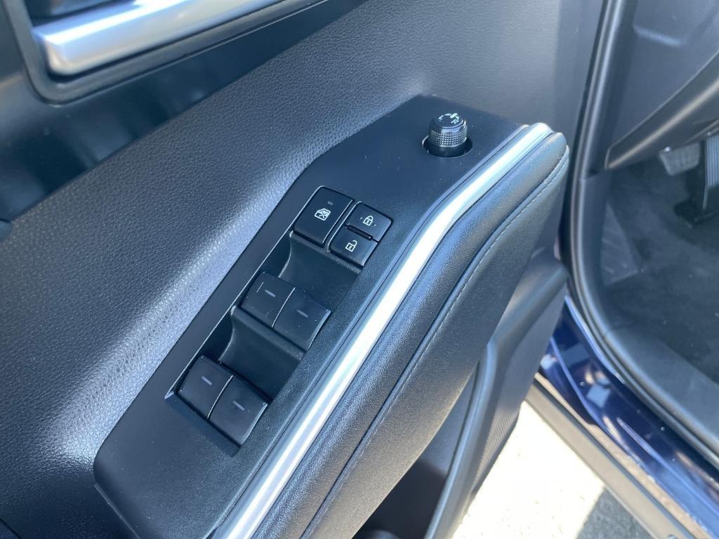 used 2025 Toyota Highlander car, priced at $43,924
