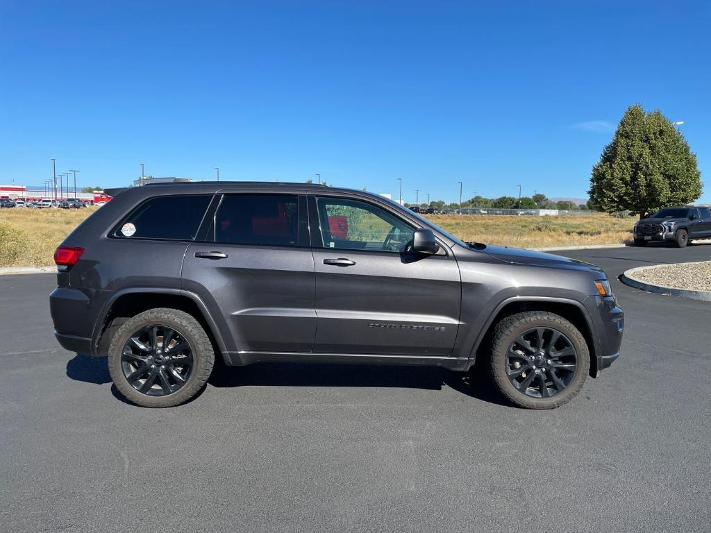used 2018 Jeep Grand Cherokee car, priced at $15,154