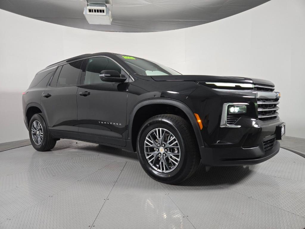 used 2025 Chevrolet Traverse car, priced at $34,312