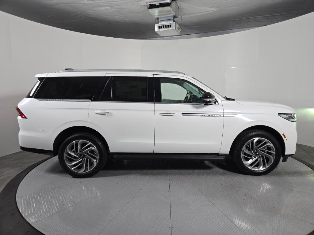 new 2026 Lincoln Navigator car, priced at $98,884