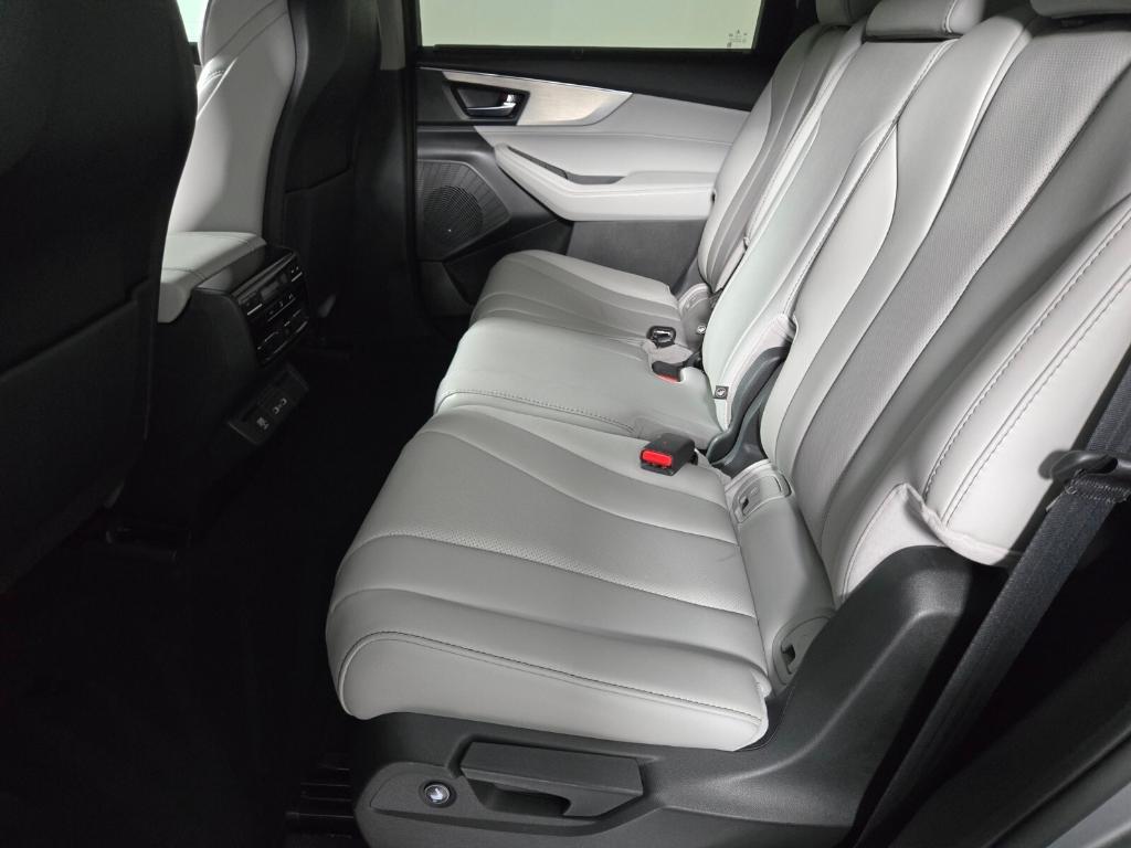 used 2023 Acura MDX car, priced at $34,919