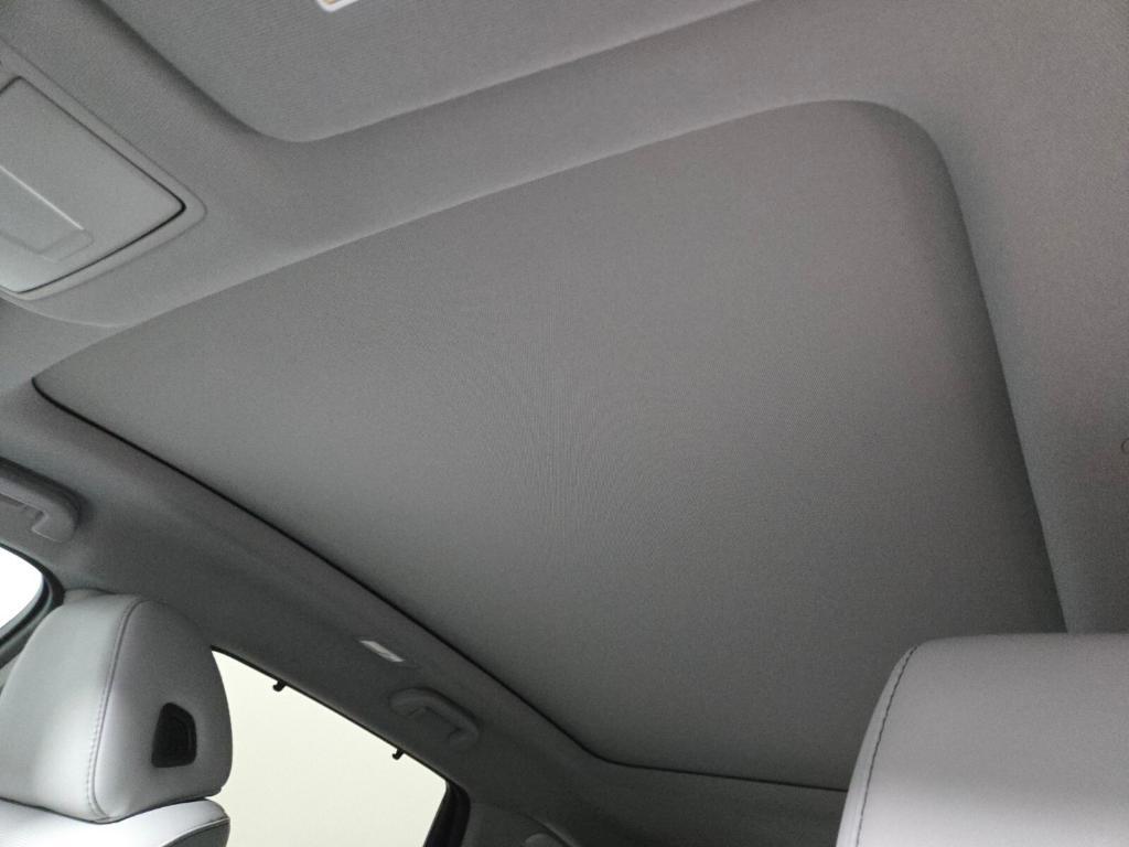 used 2023 Acura MDX car, priced at $34,919