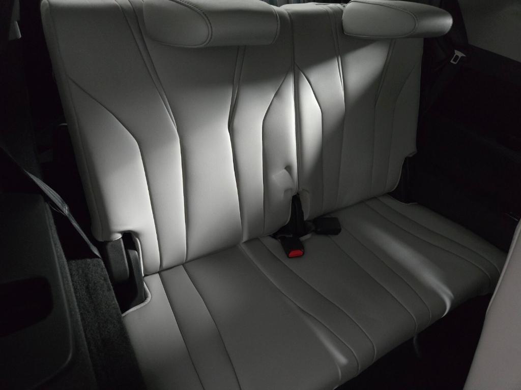 used 2023 Acura MDX car, priced at $34,919