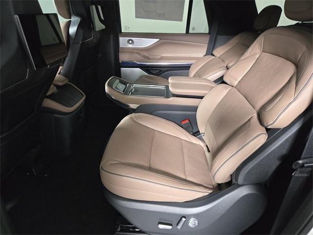 new 2026 Lincoln Navigator L car, priced at $127,880