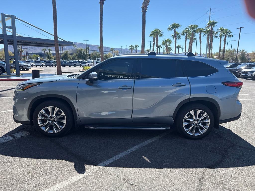 used 2022 Toyota Highlander car