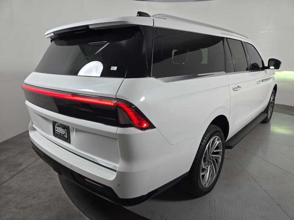 new 2026 Lincoln Navigator car, priced at $97,357