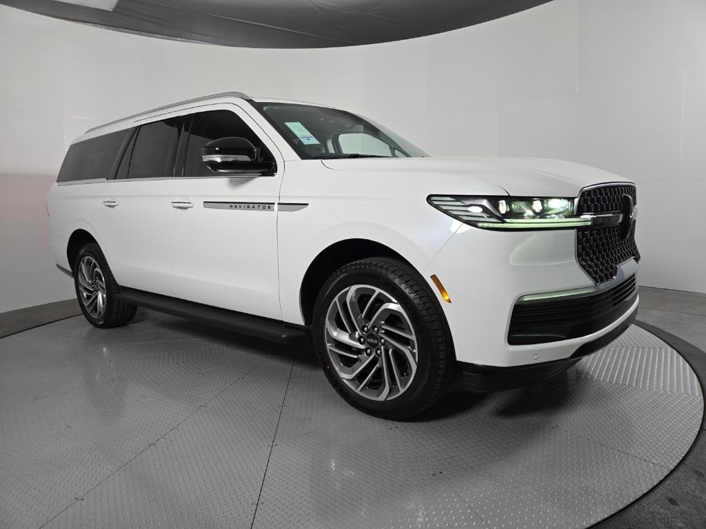 new 2026 Lincoln Navigator car, priced at $97,357