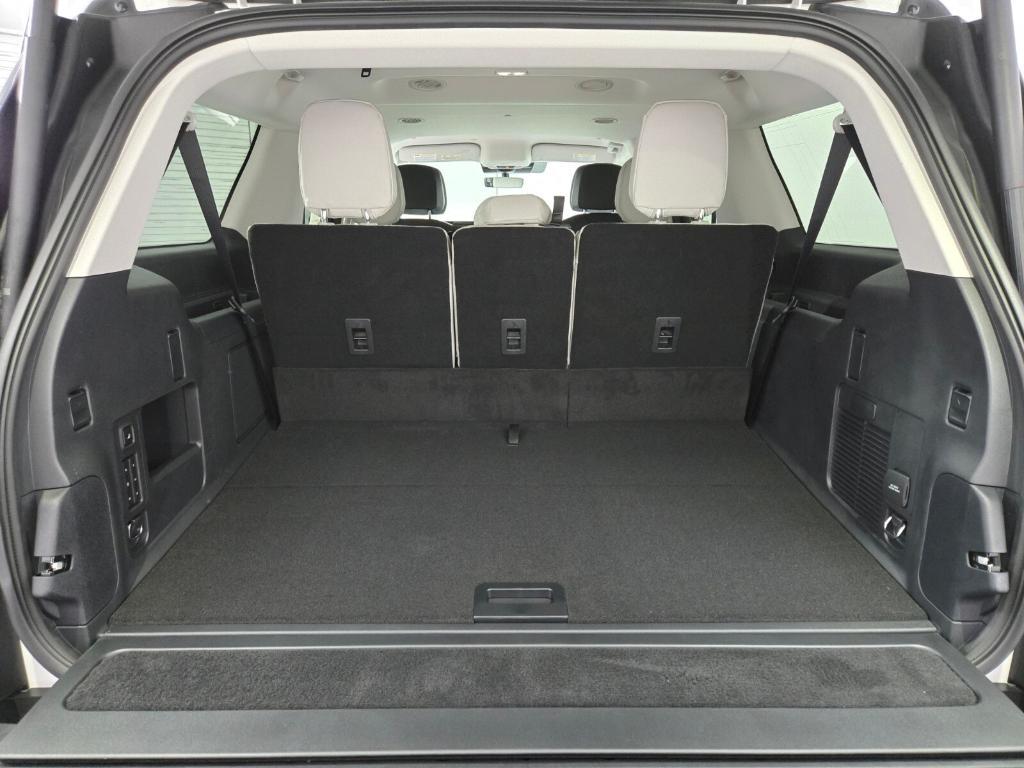 new 2026 Lincoln Navigator car, priced at $97,357