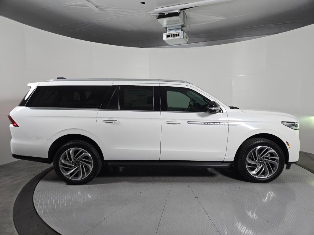 new 2026 Lincoln Navigator car, priced at $97,357