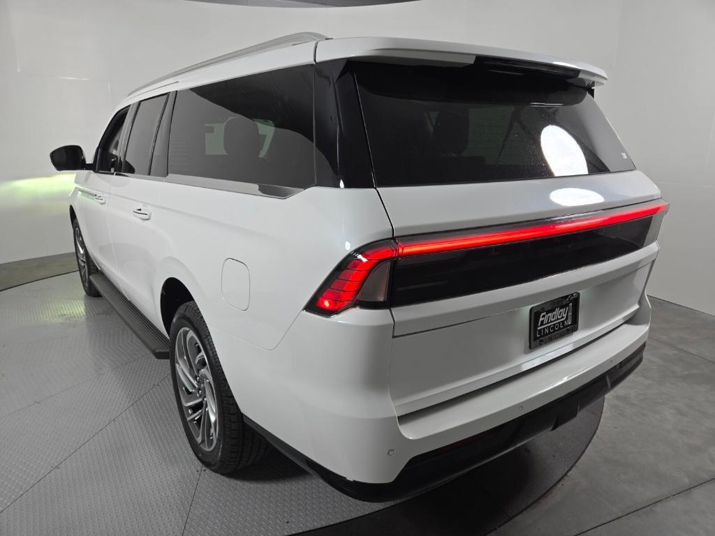 new 2026 Lincoln Navigator car, priced at $97,357