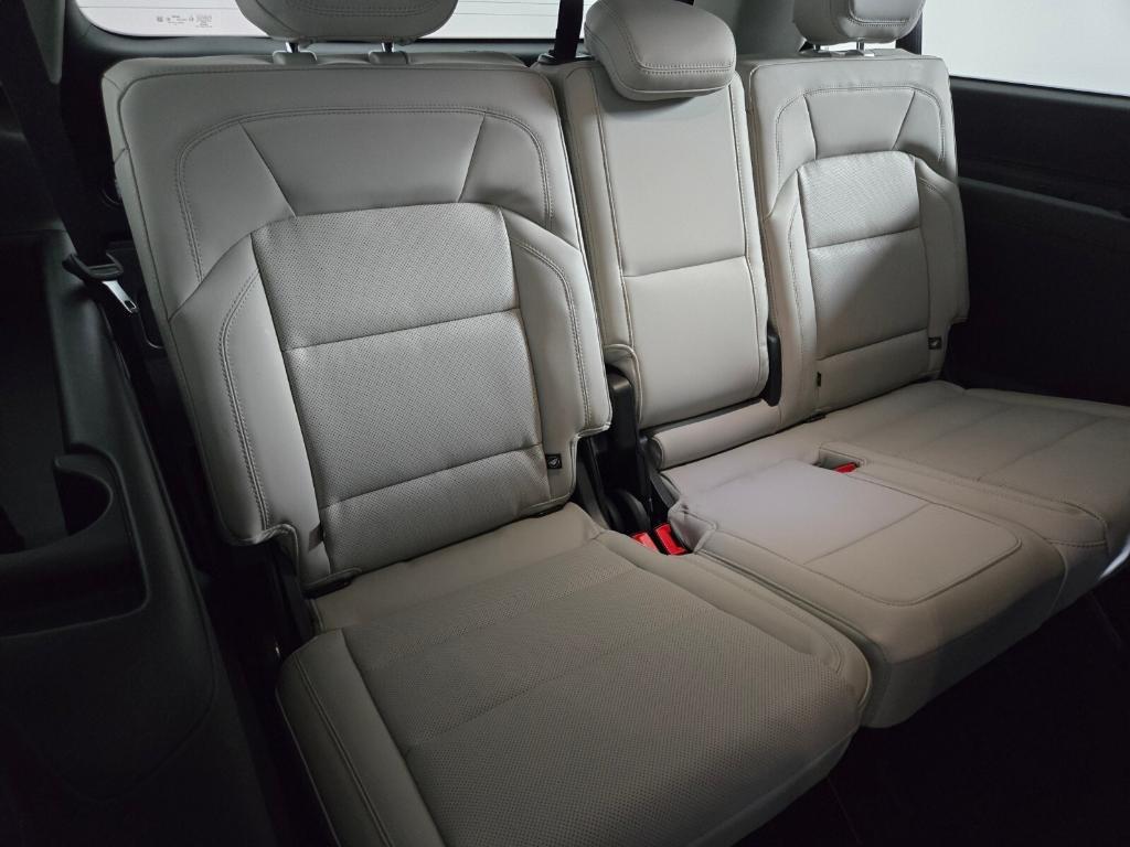 new 2026 Lincoln Navigator car, priced at $97,357