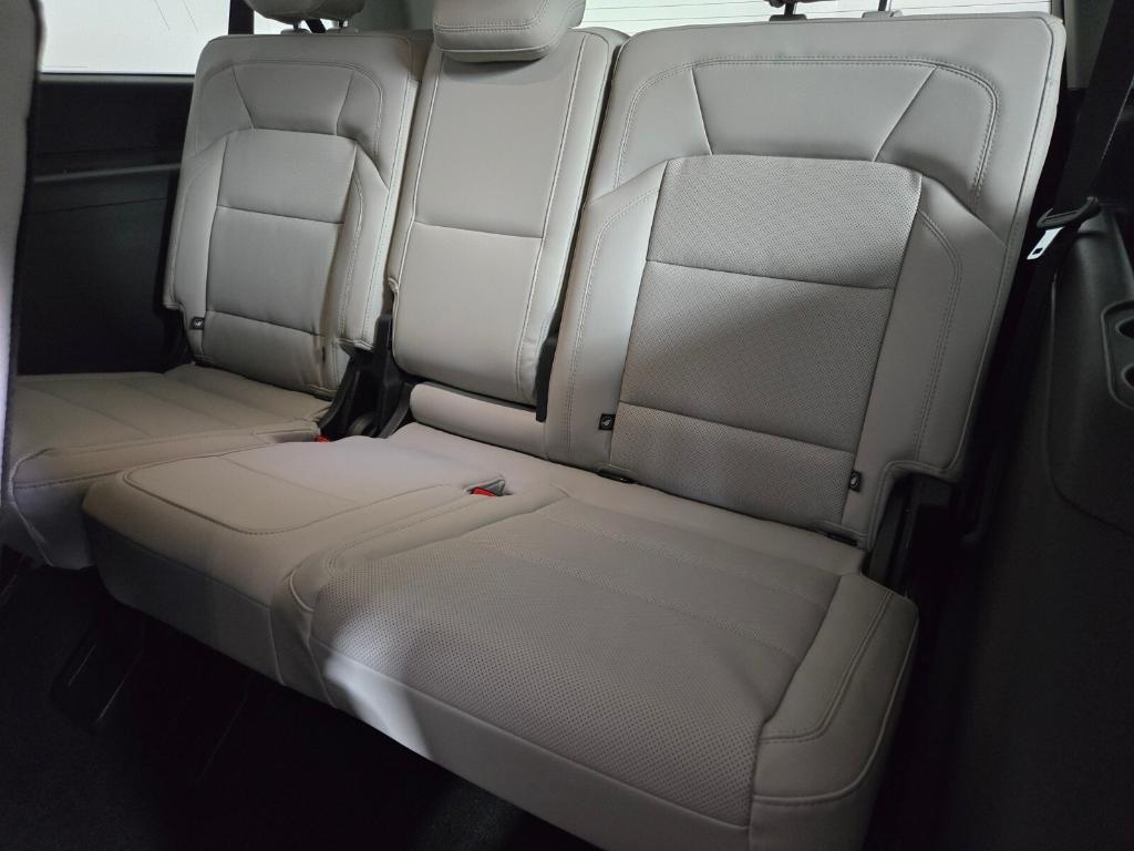 new 2026 Lincoln Navigator car, priced at $97,357