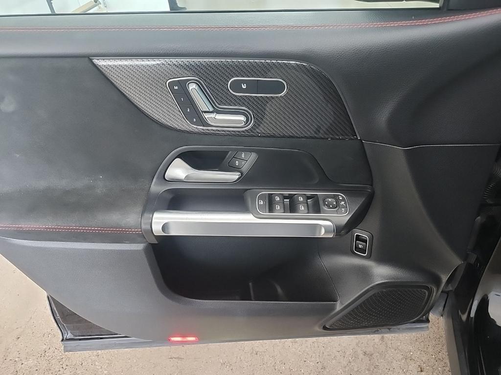 used 2023 Mercedes-Benz GLB 250 car, priced at $27,047