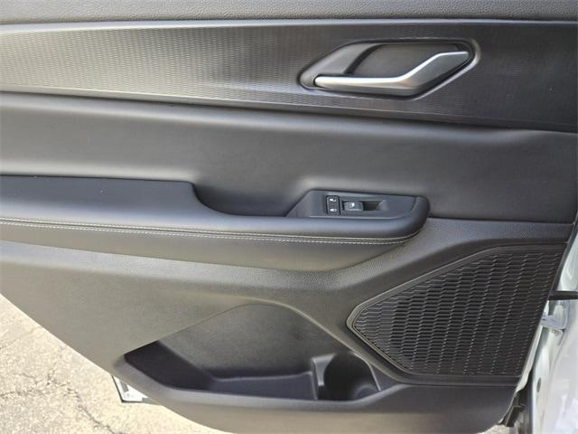 used 2024 Jeep Grand Cherokee L car, priced at $27,899