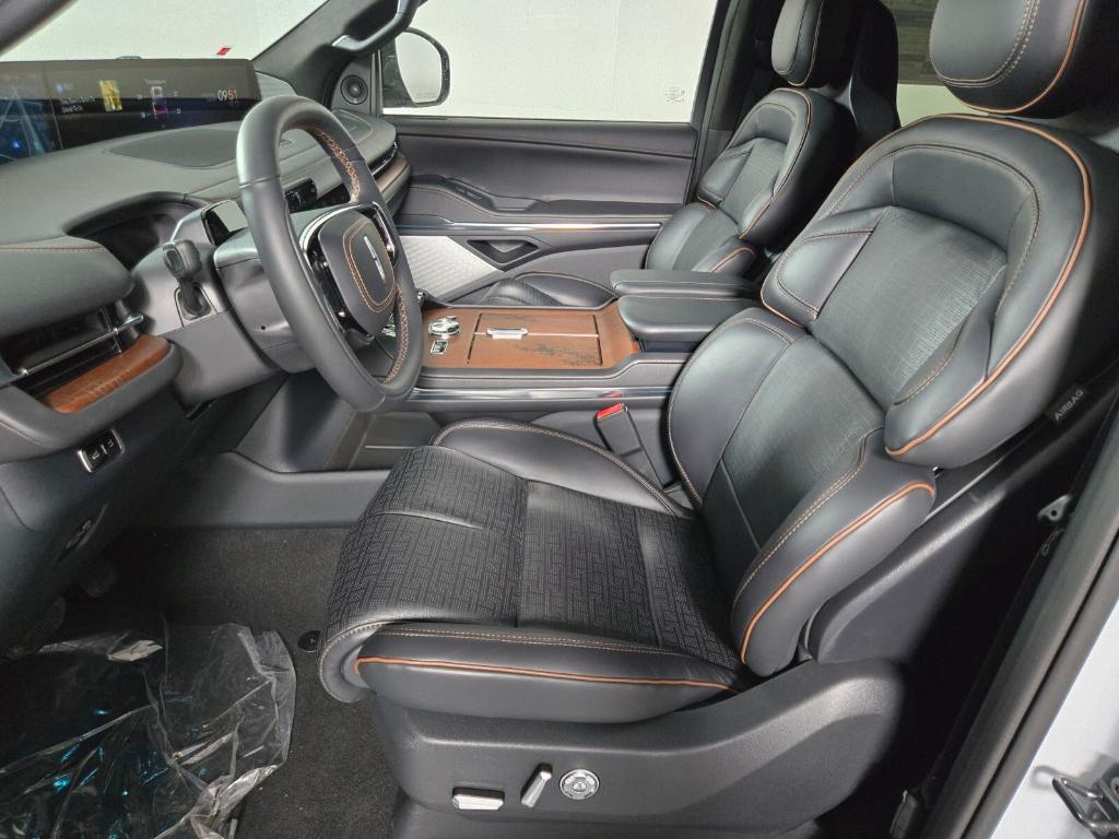 new 2026 Lincoln Navigator L car, priced at $128,909