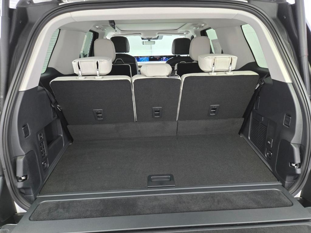 new 2026 Lincoln Navigator car, priced at $99,327