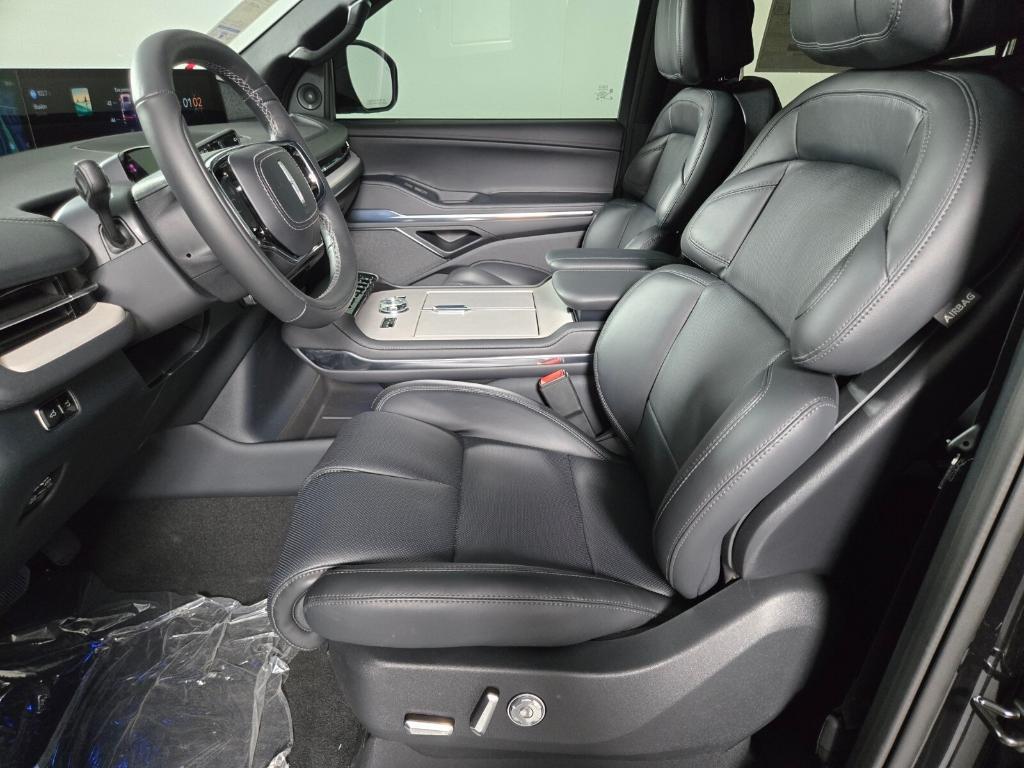new 2026 Lincoln Navigator L car, priced at $101,426