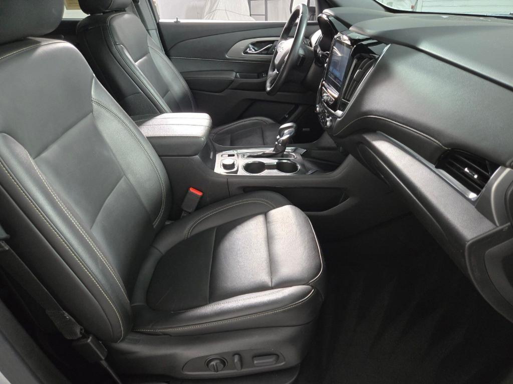 used 2022 Chevrolet Traverse car, priced at $24,488