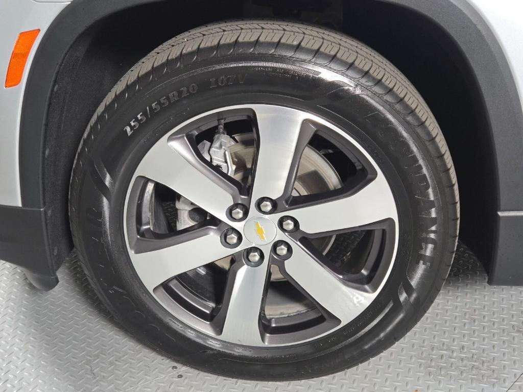 used 2022 Chevrolet Traverse car, priced at $24,488