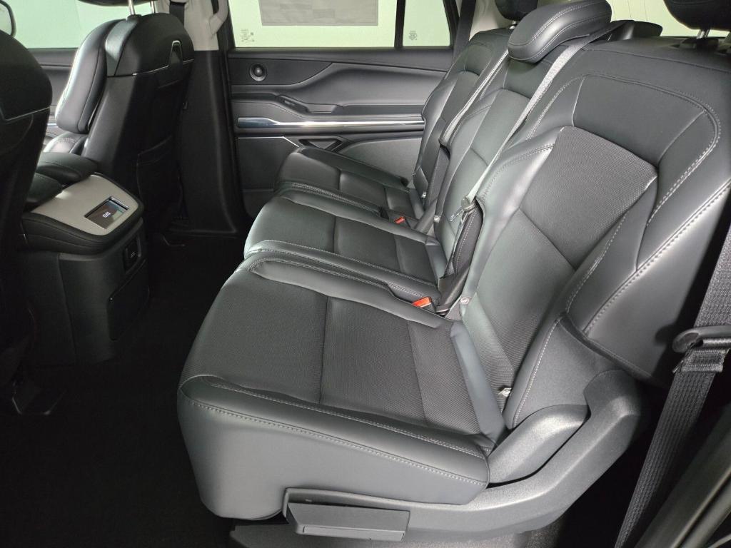 new 2026 Lincoln Navigator car, priced at $90,786