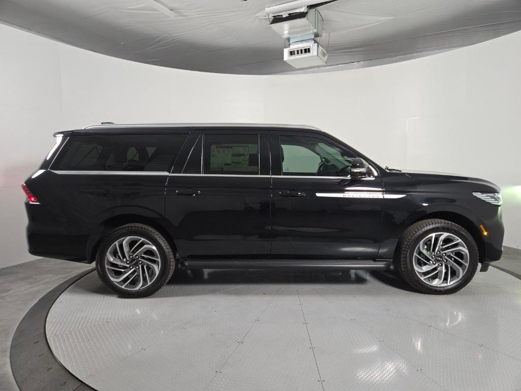 new 2026 Lincoln Navigator car, priced at $90,786
