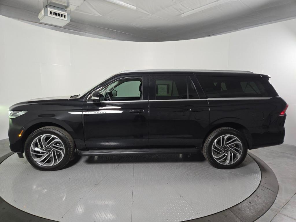 new 2026 Lincoln Navigator car, priced at $90,786