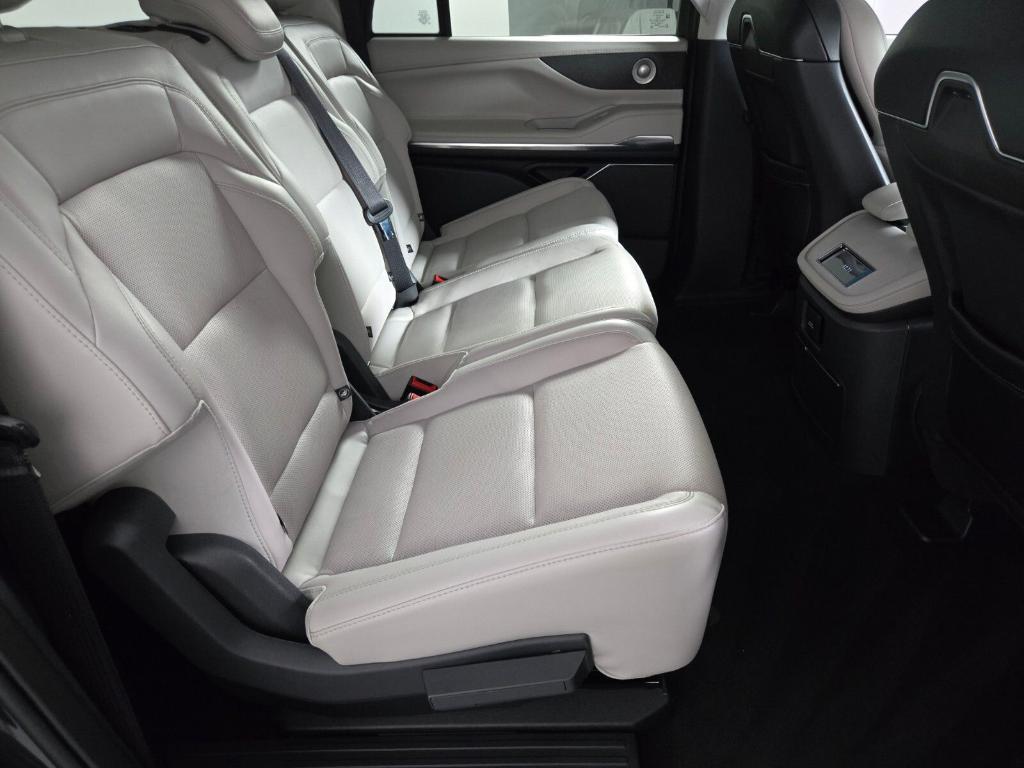 new 2026 Lincoln Navigator L car, priced at $109,860