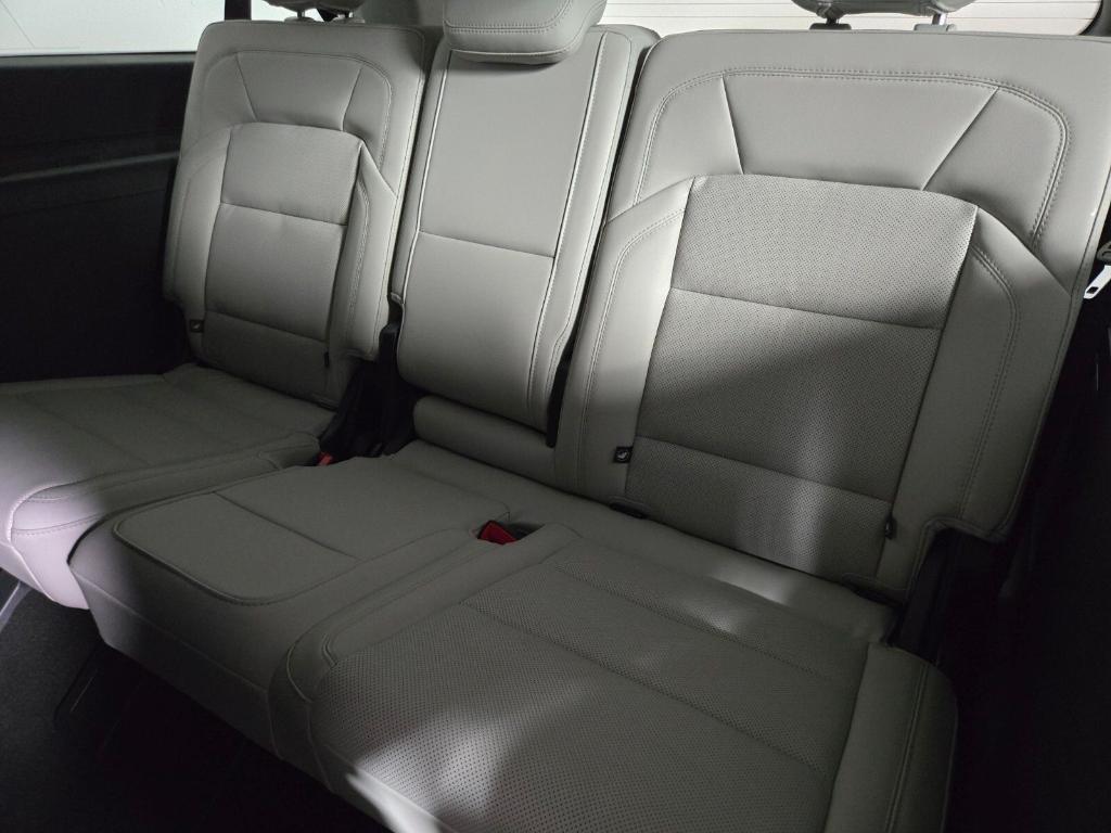new 2026 Lincoln Navigator L car, priced at $109,860