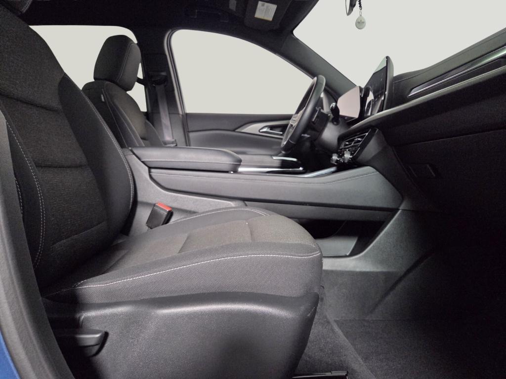 used 2025 Chevrolet Traverse car, priced at $34,929