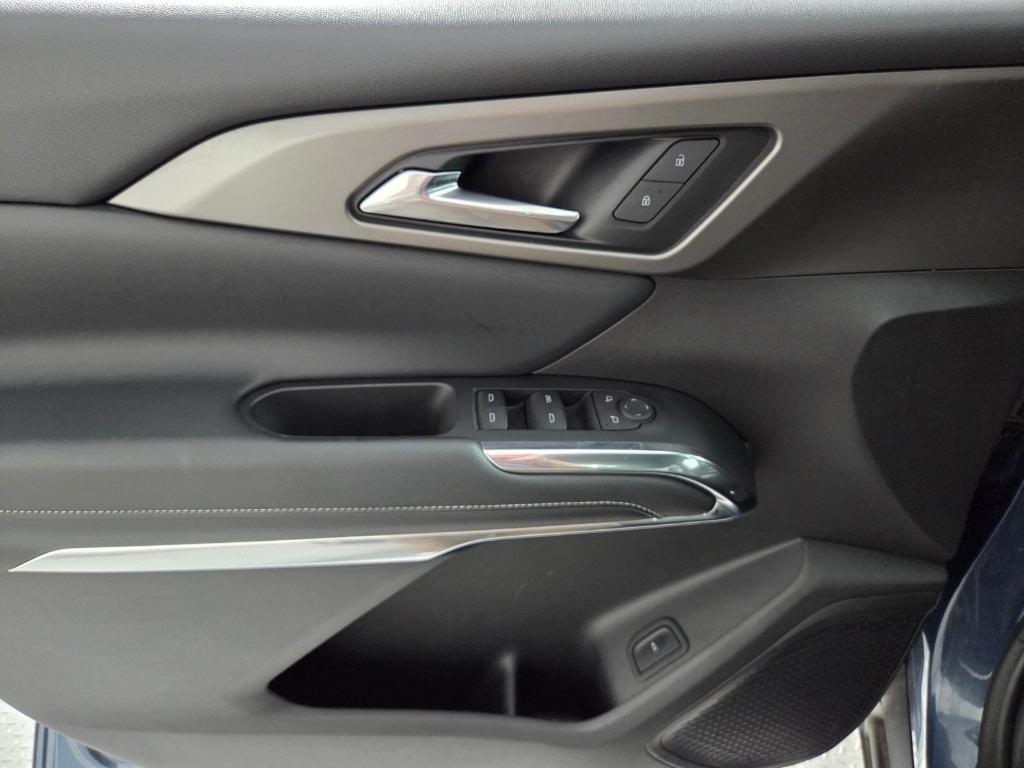 used 2025 Chevrolet Traverse car, priced at $34,929