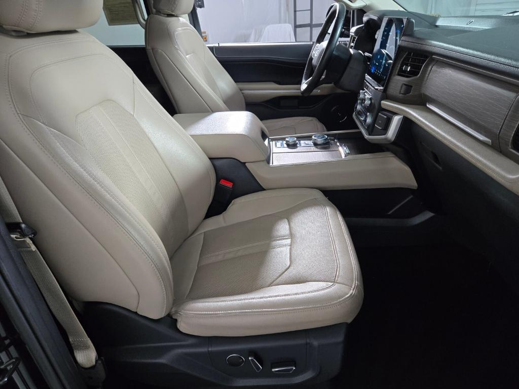 used 2023 Ford Expedition car, priced at $40,096