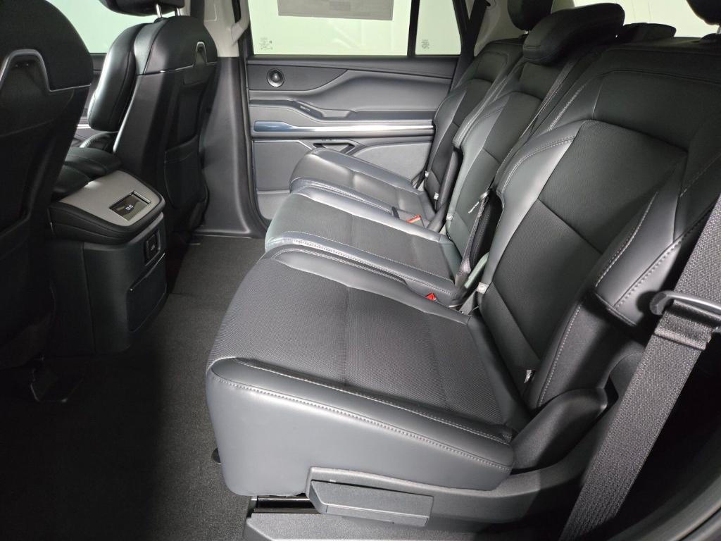 new 2026 Lincoln Navigator car, priced at $93,727