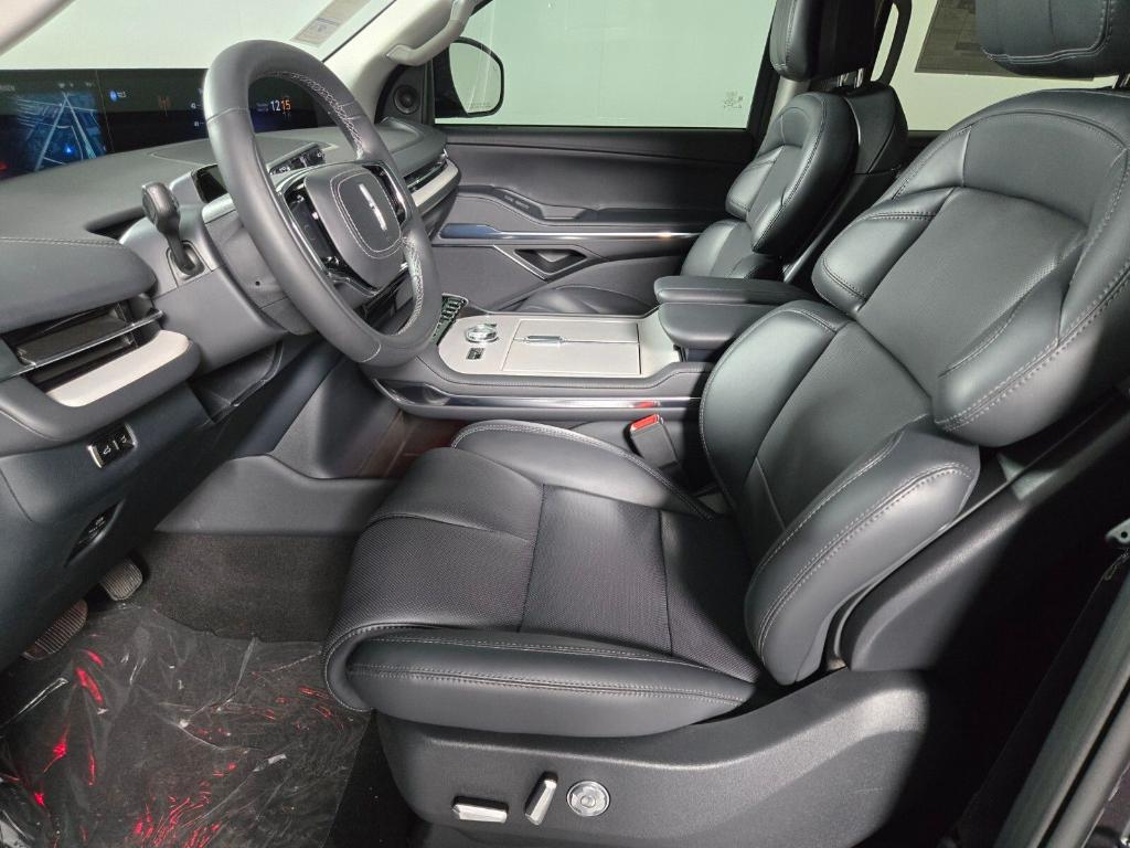 new 2026 Lincoln Navigator car, priced at $93,727