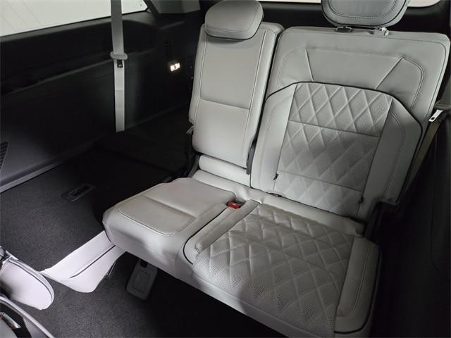 new 2025 Lincoln Navigator L car, priced at $130,103