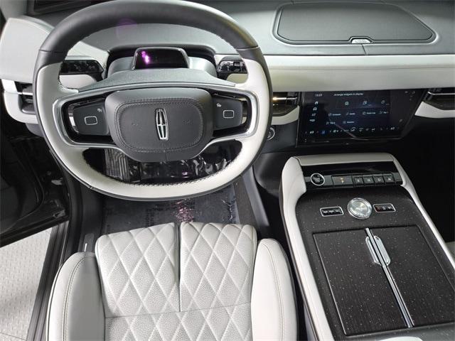 new 2025 Lincoln Navigator L car, priced at $130,103